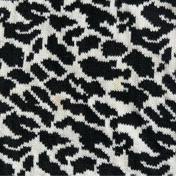 Vintage cheetah/leopard/animal print crewneck sweater w contrasting yellow trim. - Picture 5 of 5